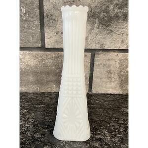 ⚘️Vintage Milk Glass White Bud Vase Rare Square Bottom 8 3/4” Tall